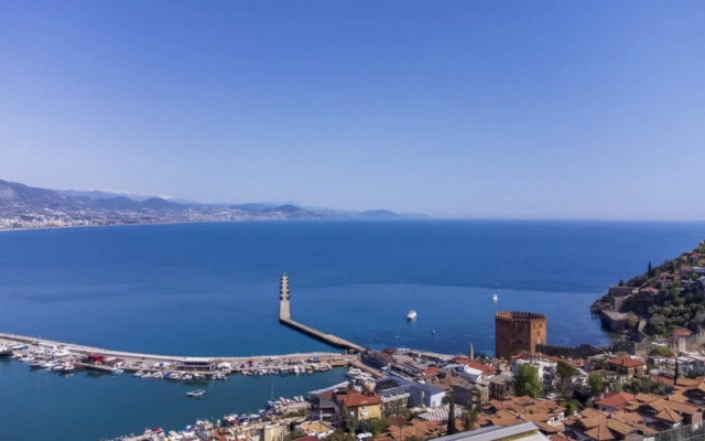 Flat With Sea View and Balcony in Alanya