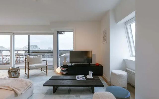 Penthouse on the Dike Bathed in Sunlight