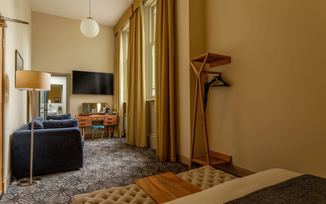 Riva Boutique Hotel & Restaurant