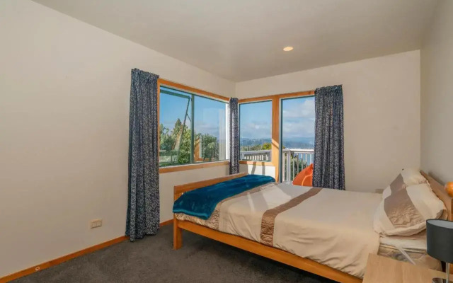 Sensational on Centennial - Whitianga Holiday Home