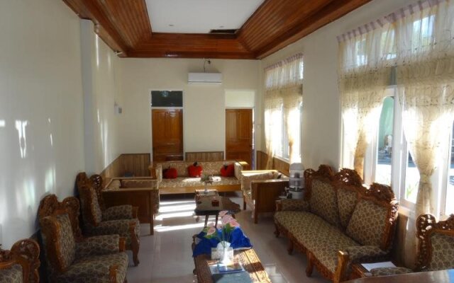 Mrauk Oo Nawarat Hotel