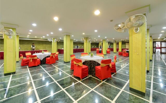 Hotel Ashish Palace