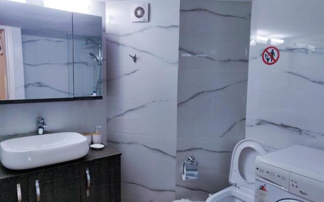 Luxury Suites with KING-SIZED bed