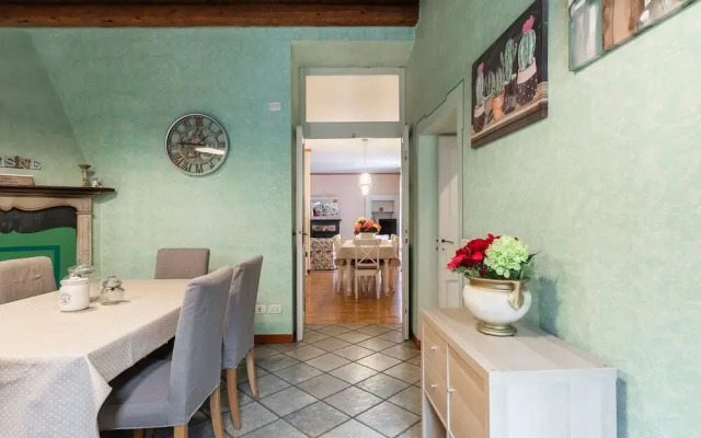 Elisabeth in Villa with Private Parking
