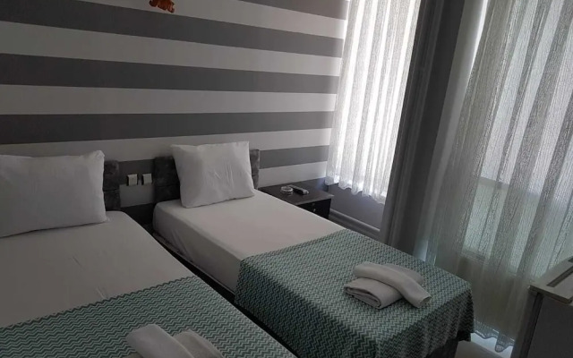Deluxe Hotel