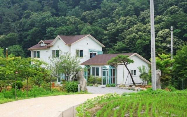 Damyang Clover Pension