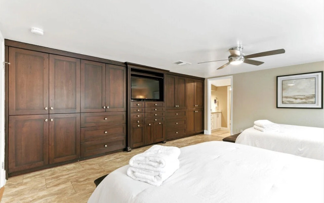 Luxury Home W/pool, Grill/bar, &movieroom