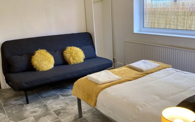 Beulah House & Apartment Family Beach Retreat