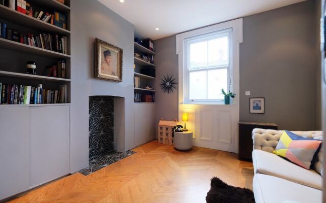 Spacious Modern 3 bed Architect-designed House