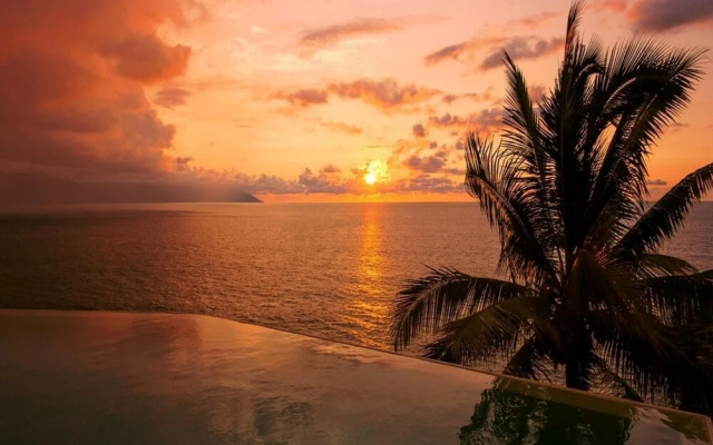 Sunny Vacation Villa 95