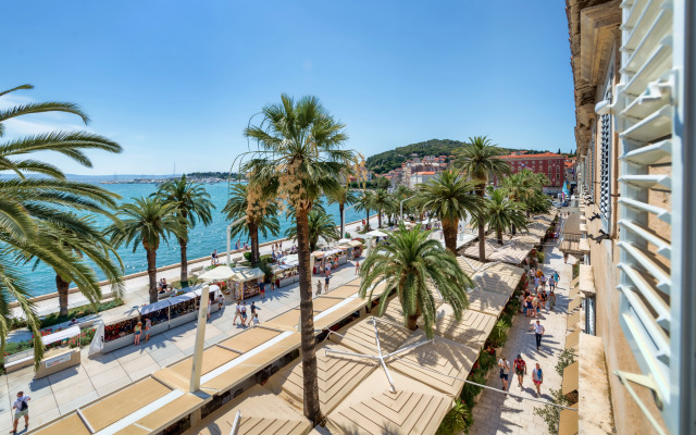 Palms Promenade Luxury Rooms
