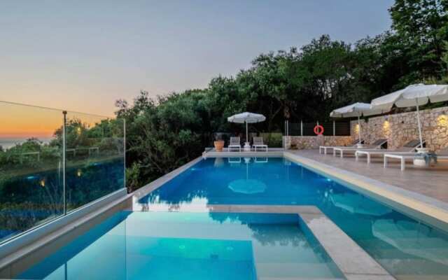 Villa with sea view Kontogialos