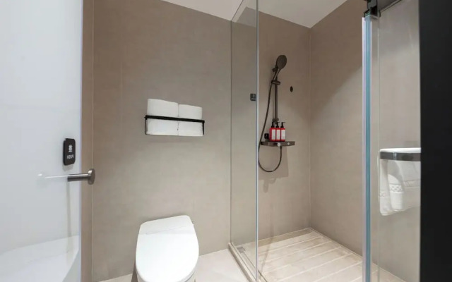 Pudong Airport  Light Residence Hotel