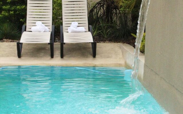 Feathers Boutique Hotel