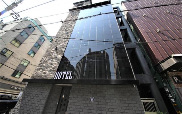 Laon Hotel
