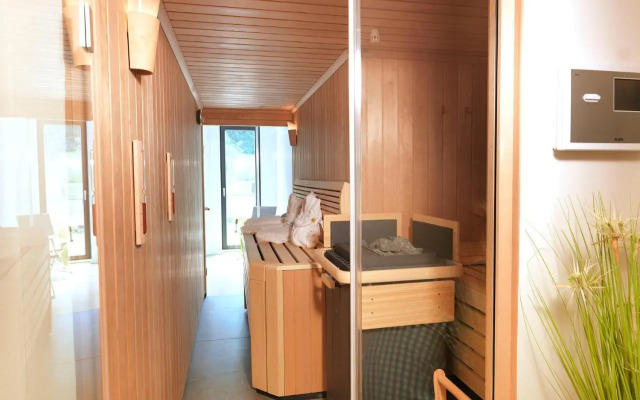 Waterview Cloud - a16737