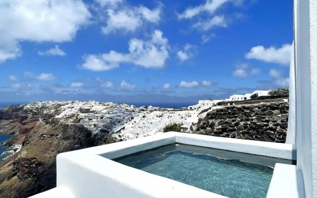 Ikies Santorini