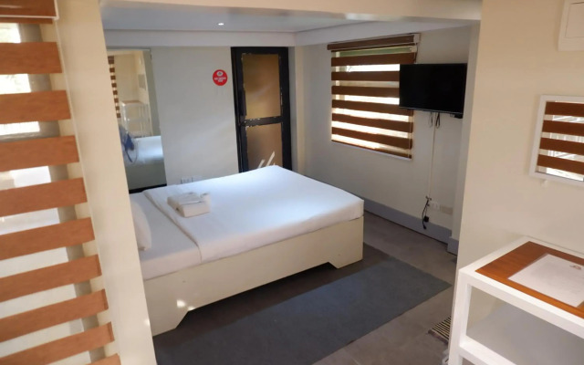 OYO 492 Sunset View Ridge Residences