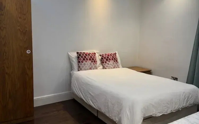3 Bed Flat - Sleeps 5 - Wifi