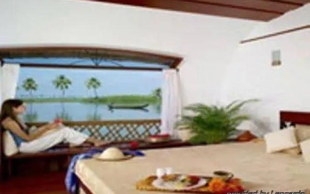 Kalathil Lake Resort