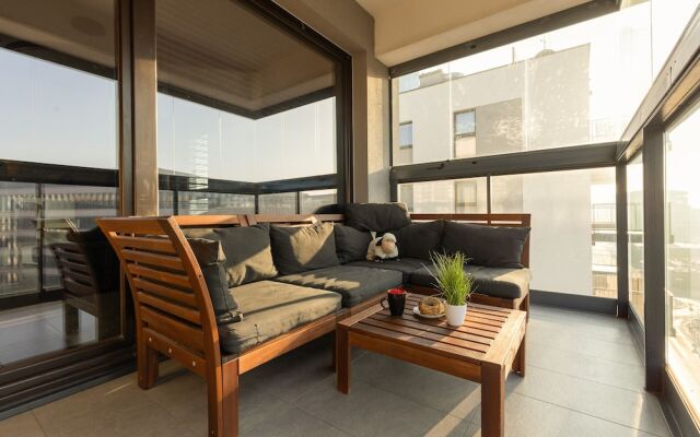 Deep Green Apartment by Renters