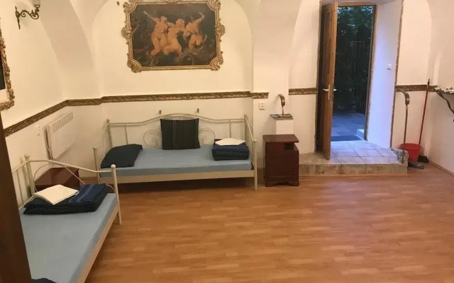 Central Antique Apartments