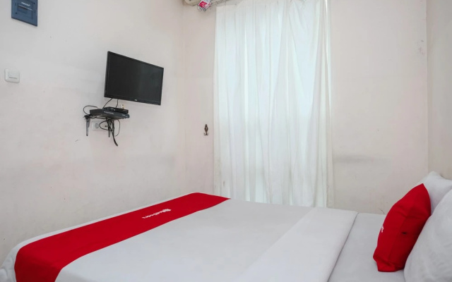 RedDoorz near UNESA Citraland Surabaya – Guest Rooms – Surabaya