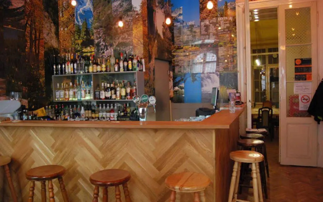 HoBar The Hostel Bar
