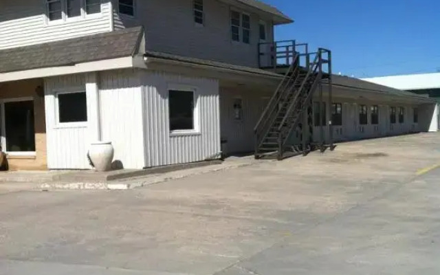 Brooks Motel