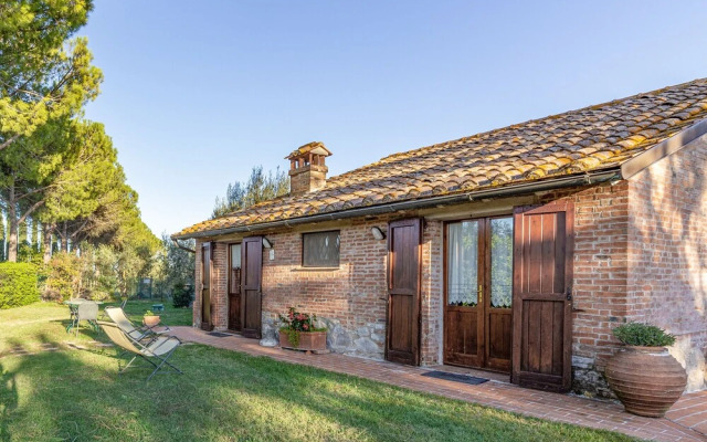 Mustard apt With Shared Pool