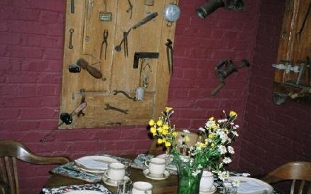 Alacoque B&B Revolution