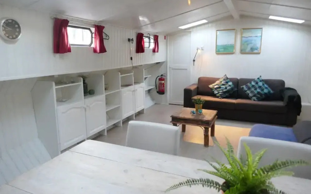 Boat apartment Rotterdam Hoop