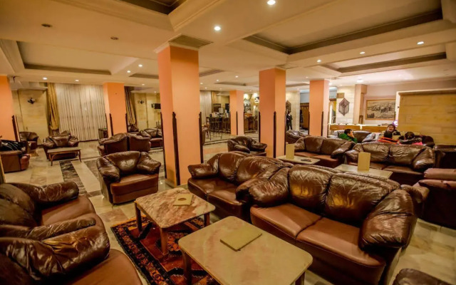 Tassaray Hotel