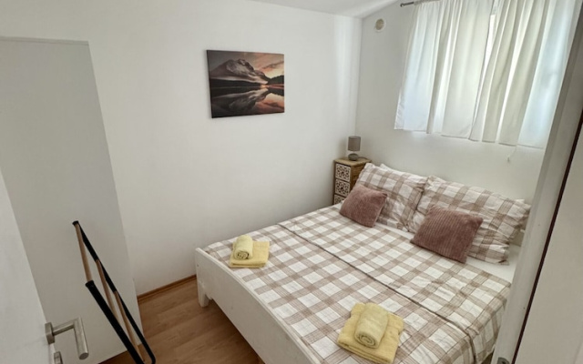 Apartment Didovi Dvori 2 With Jacuzzi