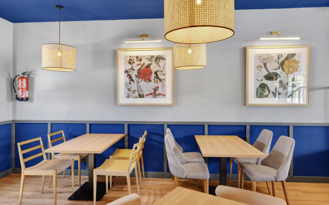 B&B Hotel Girona 2