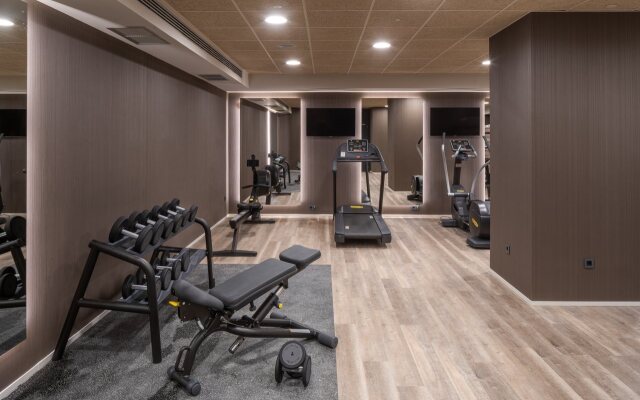 LIVVO Lumm Hotel 