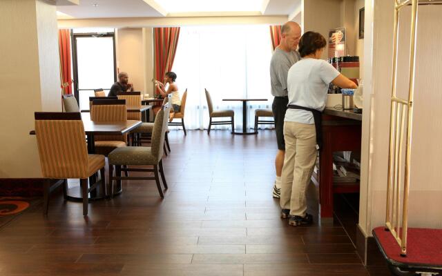 Country Inn & Suites By Radisson, Toronto Mississa
