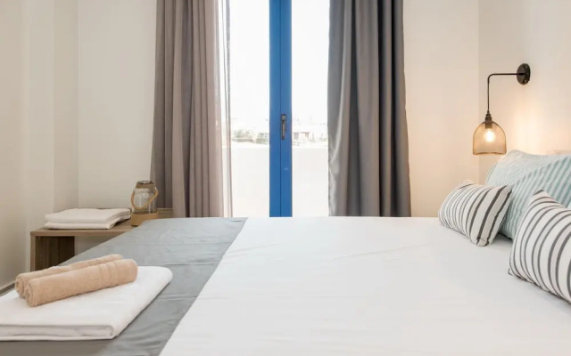 Mikes Beach Apartments & Studios