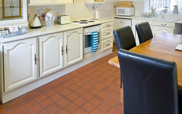 Granary Cottage - UK10994