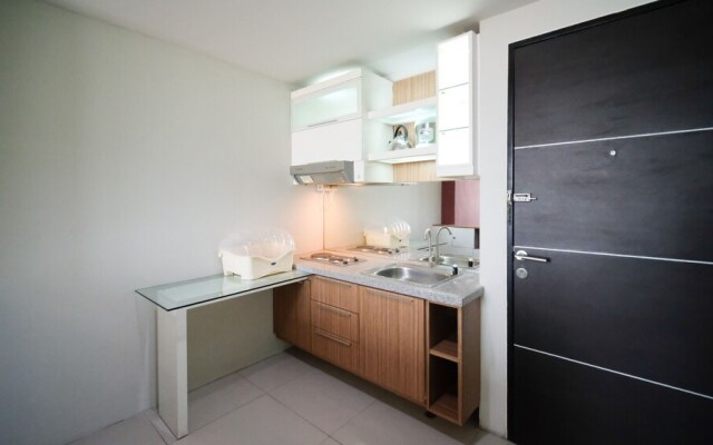 Best Choice And Homey Studio At The Square Apartment