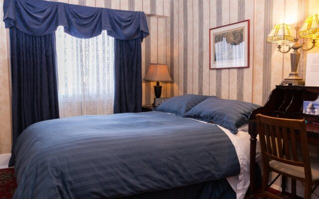 Elevate Rooms Calgary Westways Guest House