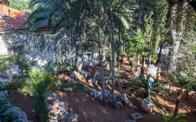 Villa Nada - Unique and Artistic