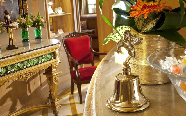 Hotel Chambiges Elysées