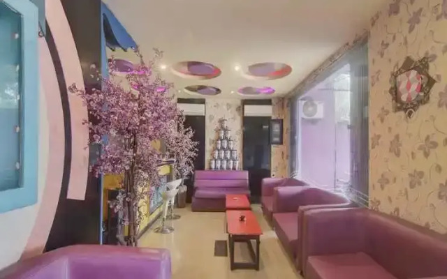OYO 92040 Superstar Kost Dan Homestay