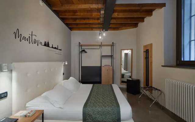 Bonacolsi Collection , Mantegna Hotels