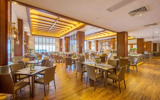 BJG Swan Lake Hot Spring Hotel