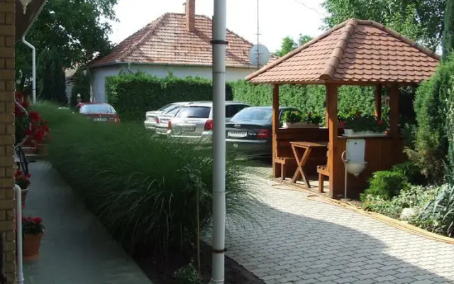 Kis Apartmanhaz