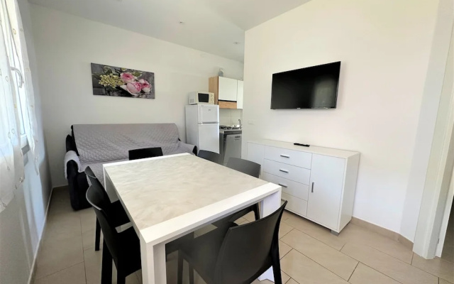 Bright Flat With Shared Pool