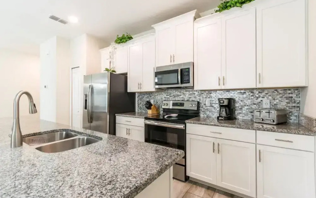 Juliet Circle Circle Villa Story Lake