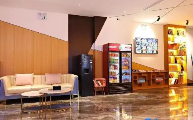 Grey Whale Intelligent Hotel (Baoding Mancheng People's Hospital)